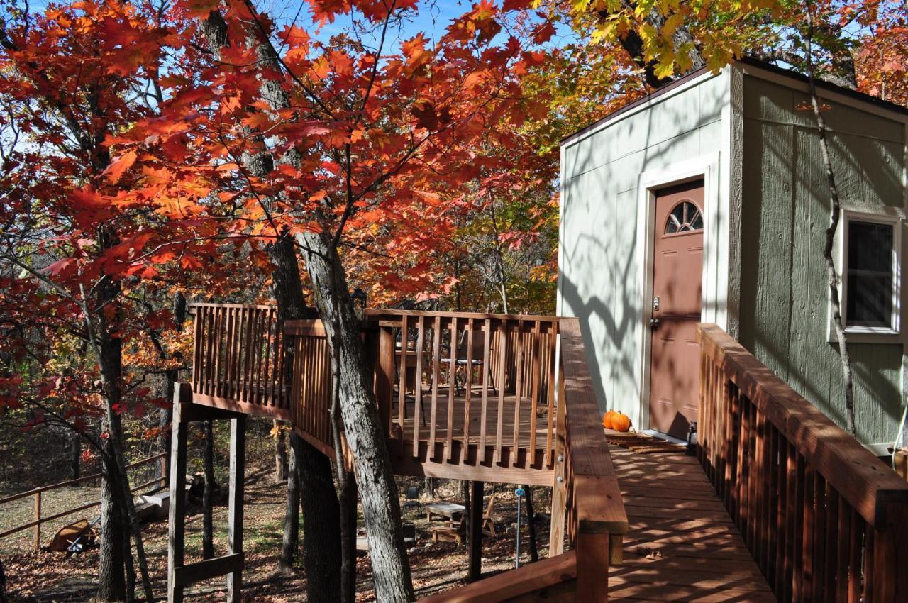 Seven Oaks - Treehouse With Deck Villa Lenexa Bagian luar foto