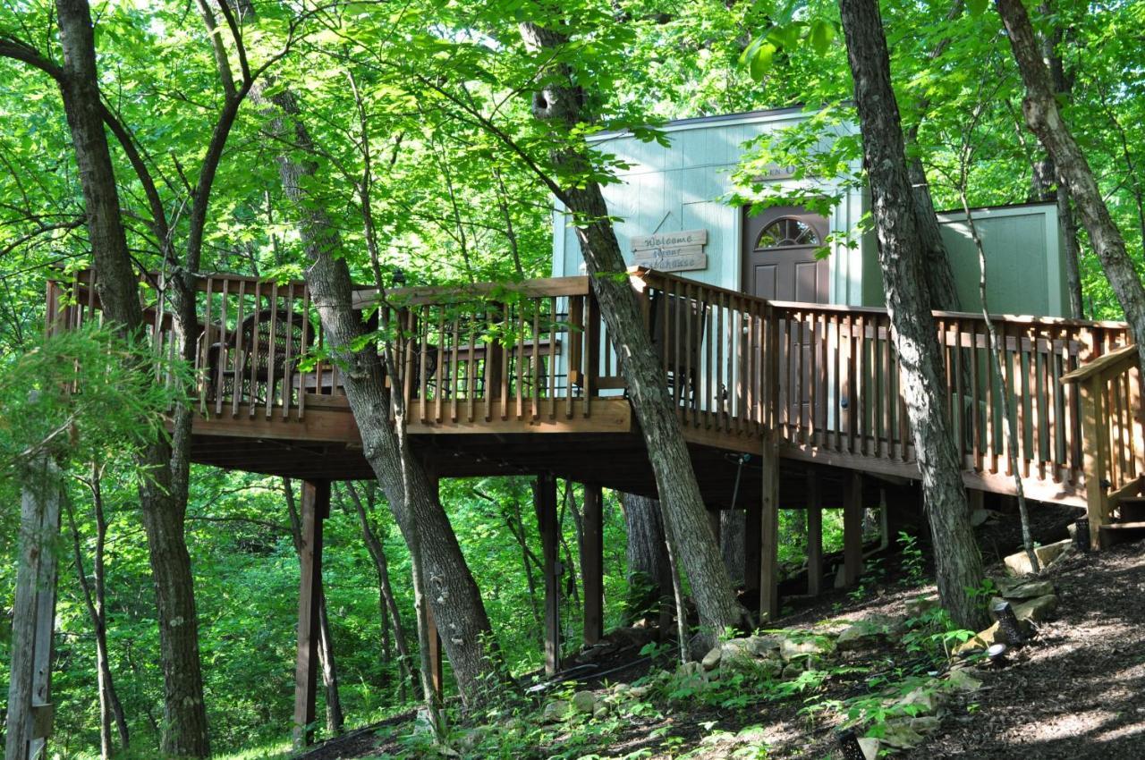 Seven Oaks - Treehouse With Deck Villa Lenexa Bagian luar foto