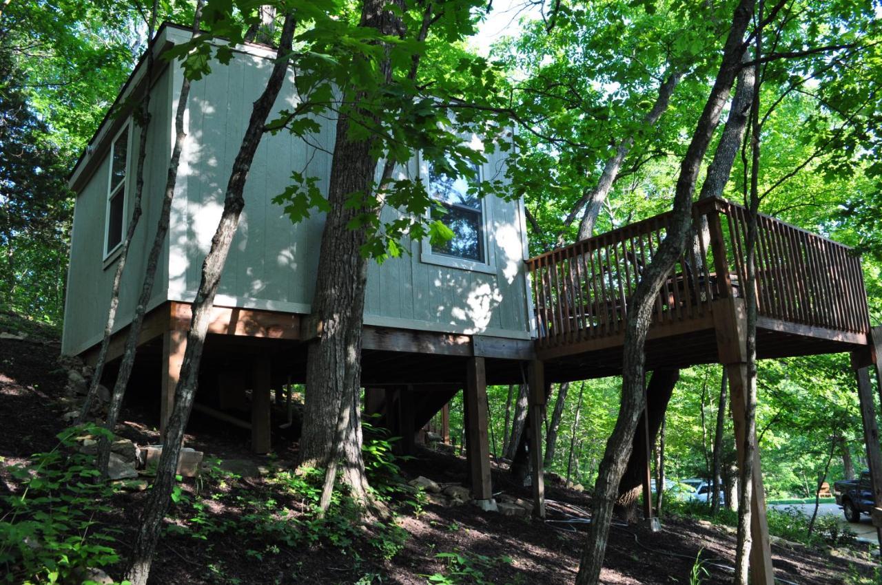 Seven Oaks - Treehouse With Deck Villa Lenexa Bagian luar foto